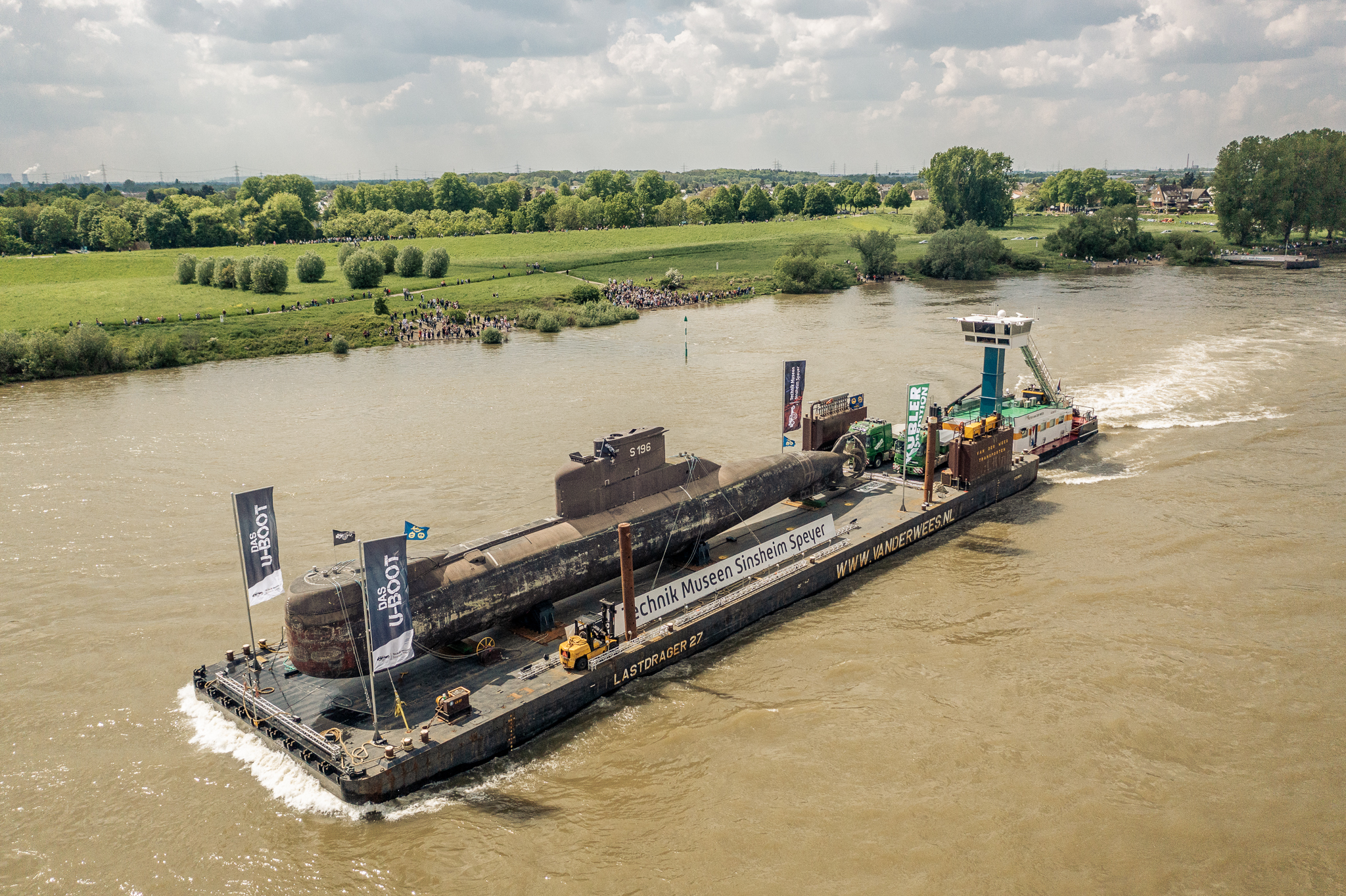 ... past idyllic banks of the Rhine and ...