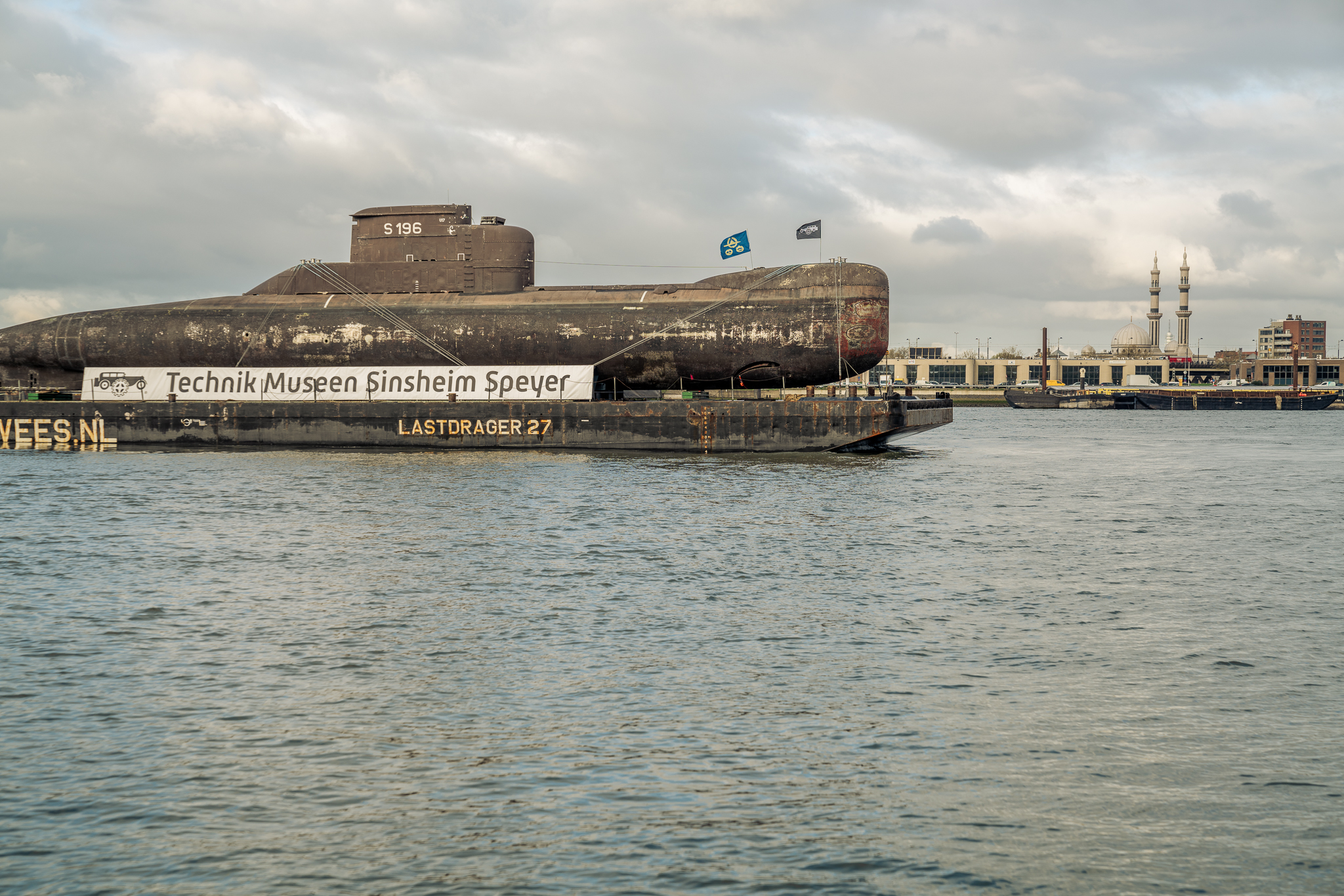 Until U17 could dock in Dordrecht ...