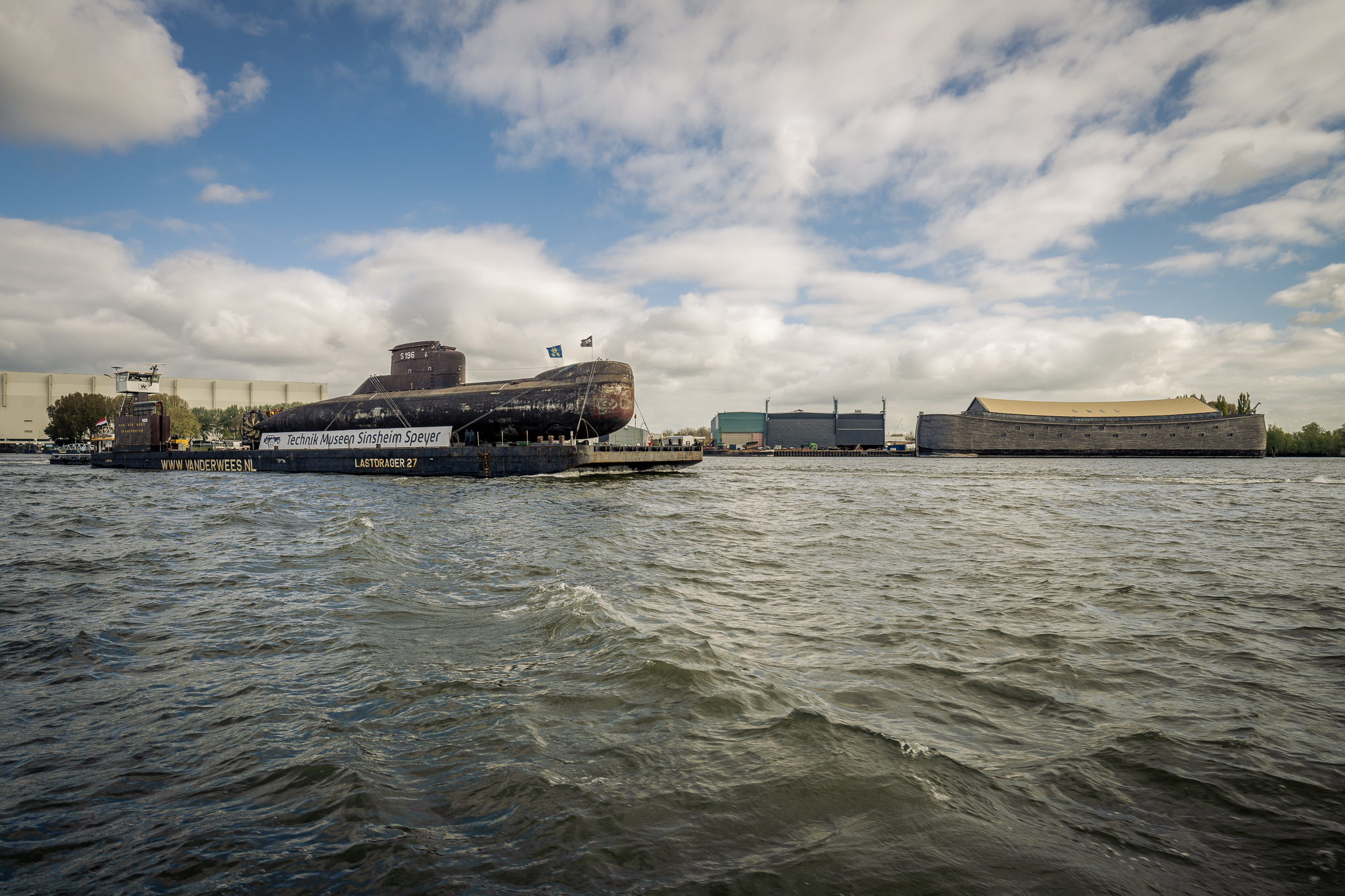 The pushed convoy travelled on the Waal from Dordrecht via Nijmegen to Germany.